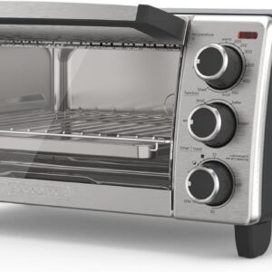 BLACK+DECKER 4-Slice Toaster Oven, Even Toast, 4 Cooking Functions Bake, Broil, Toast and Keep Warm, Removable Crumb Tray, Timer