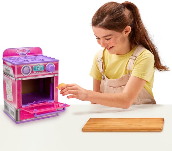 Cinnamon Treatz Oven. Mix & Make a Plush Best Friend! Place Your Dough in The Oven and Be Amazed When A Warm, Scented, Interactive, Friend Comes Out! Which Will You Make? - Image 5